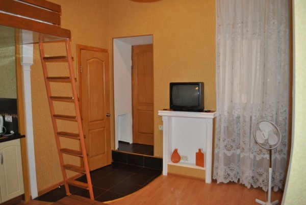 Сдаю уютную красивую квартиру студию в центре горо... #3